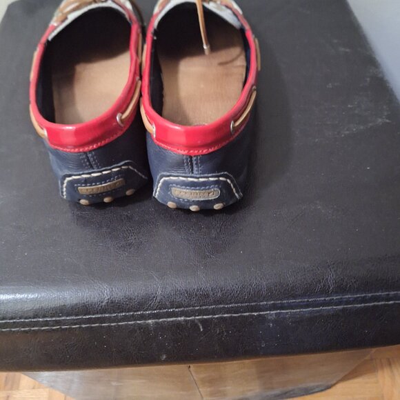THREE COLOUR SPERRY LOAFERS. - Picture 3 of 3